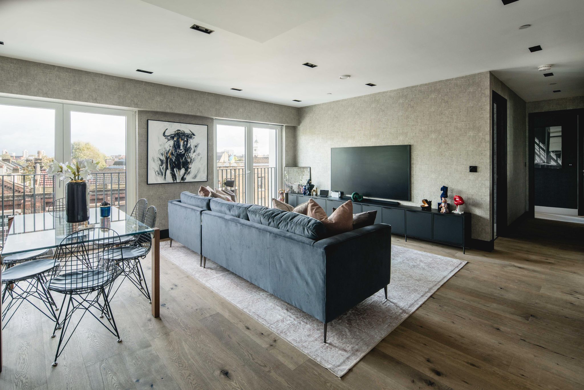 Contemporary 2-Bed, 2-Bath Apartment Near Battersea Power Station