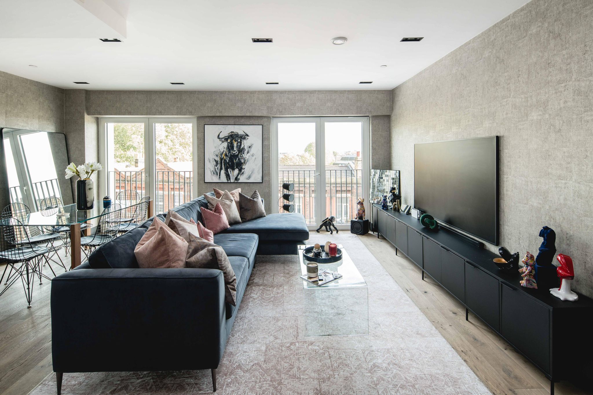 Contemporary 2-Bed, 2-Bath Apartment Near Battersea Power Station
