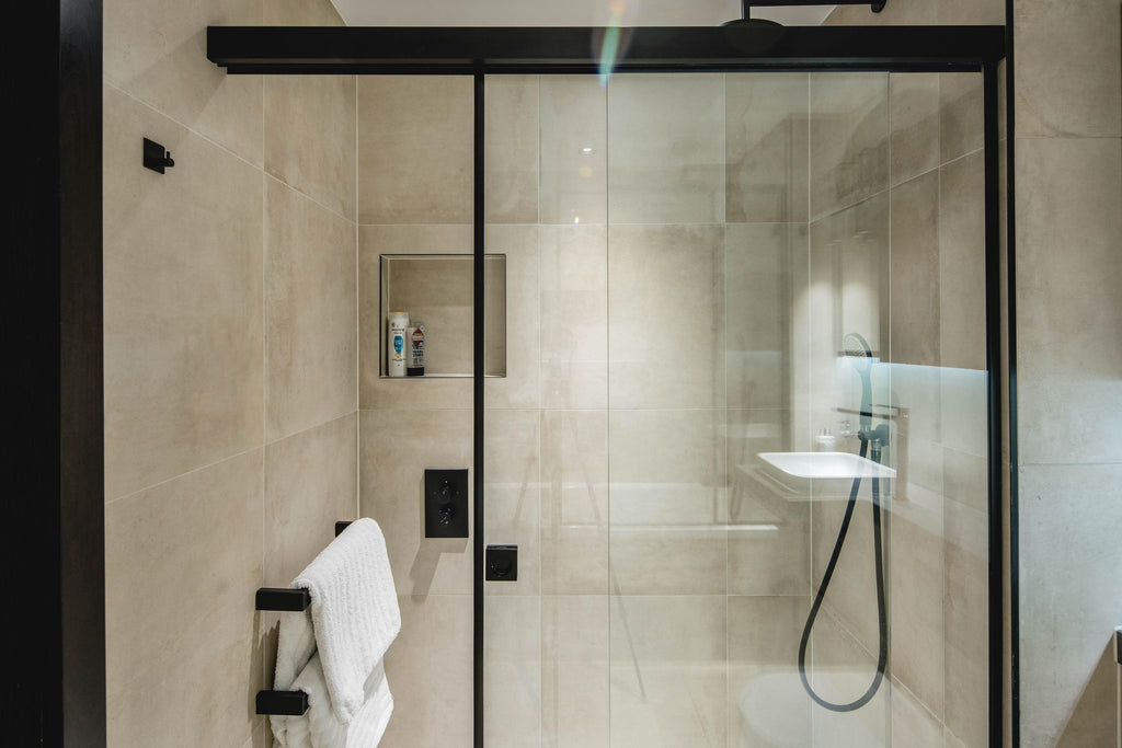 Contemporary 2-Bed, 2-Bath Apartment Near Battersea Power Station