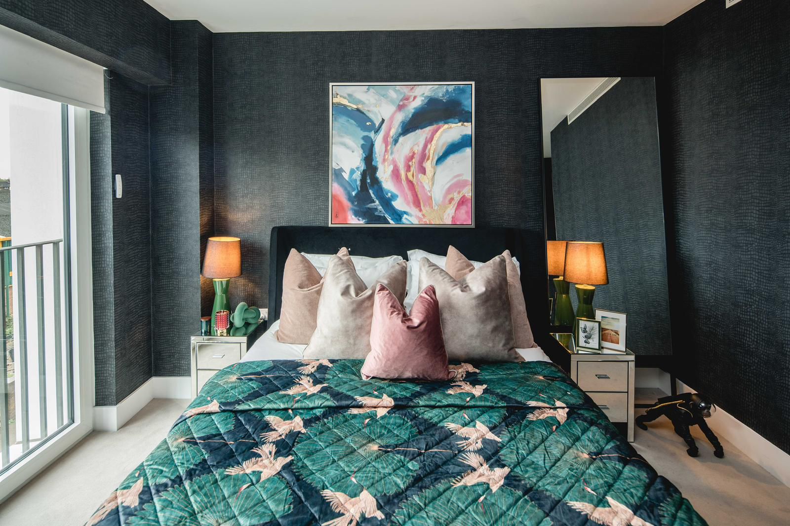 Contemporary 2-Bed, 2-Bath Apartment Near Battersea Power Station